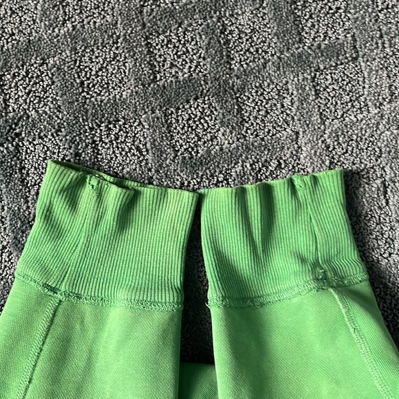 Lululemon women’s green zip up sweater - Picture 3 of 4